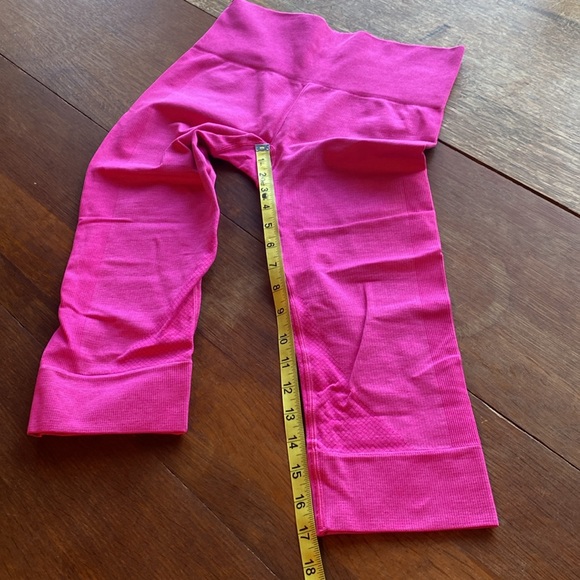 LULULEMON HIGH WAISTED SEAMLESS PINK LEGGINGS 🍋 - Picture 4 of 11